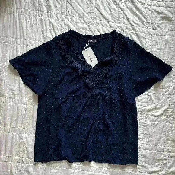 BloomChic Tops - Scandinavian ruffle top navy blue Swiss dot v-neck bloomchic women’s XL classic